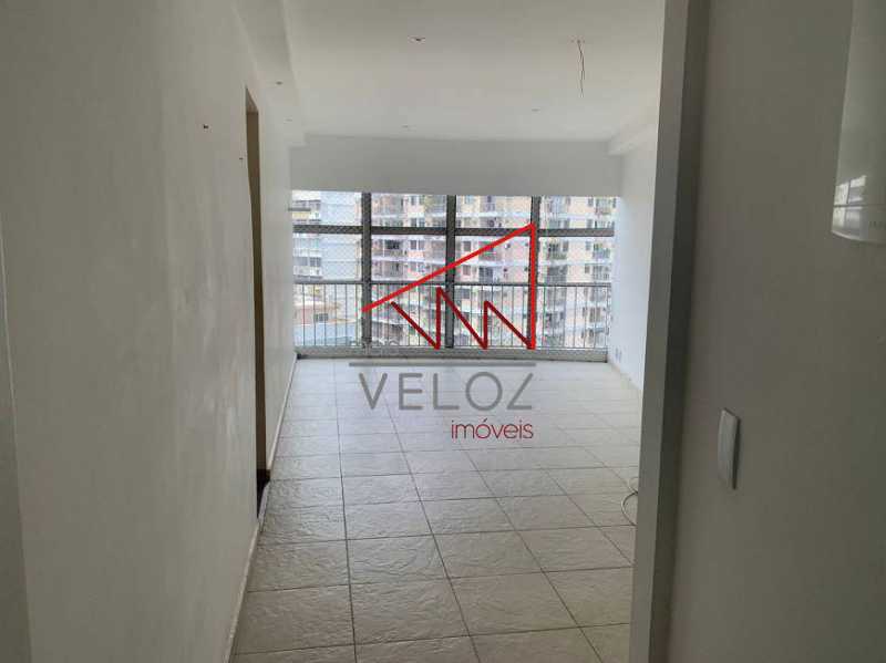 Apartamento à venda com 3 quartos, 90m² - Foto 2