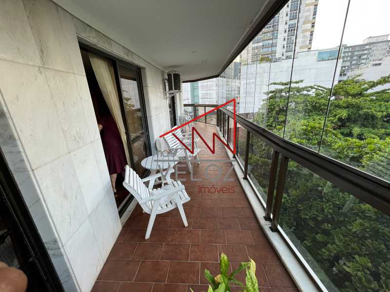 Cobertura à venda com 3 quartos, 228m² - Foto 1