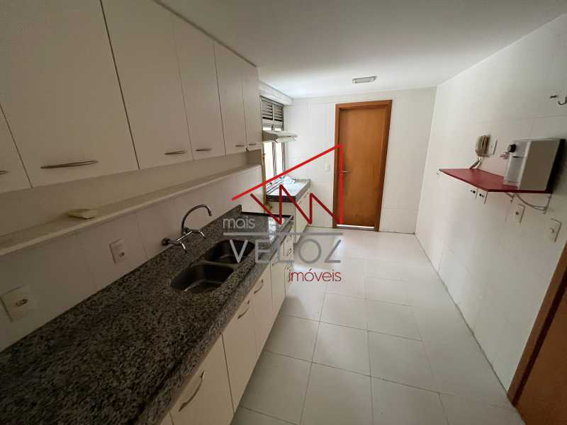 Apartamento à venda com 4 quartos, 200m² - Foto 25