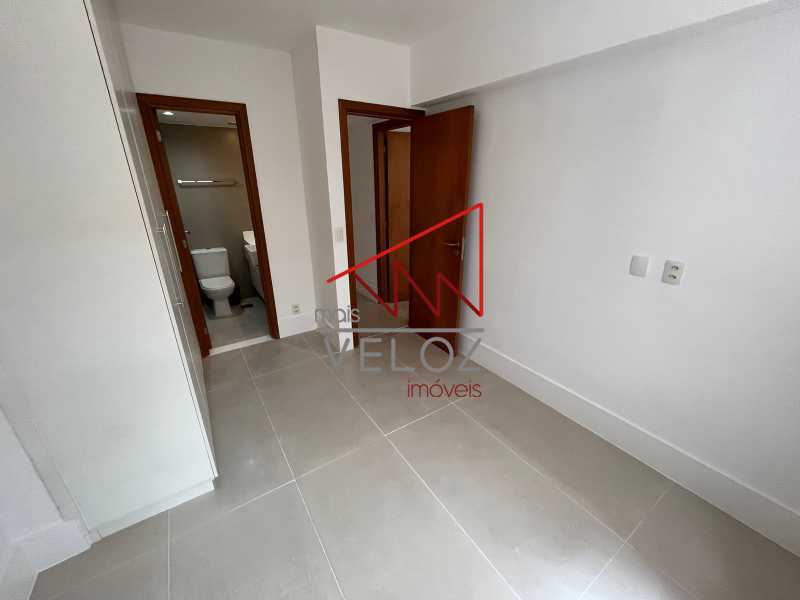 Apartamento à venda com 4 quartos, 200m² - Foto 14