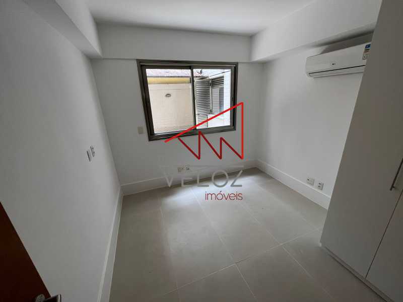 Apartamento à venda com 4 quartos, 200m² - Foto 7