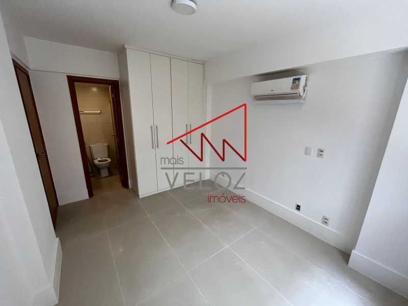 Apartamento à venda com 4 quartos, 200m² - Foto 12