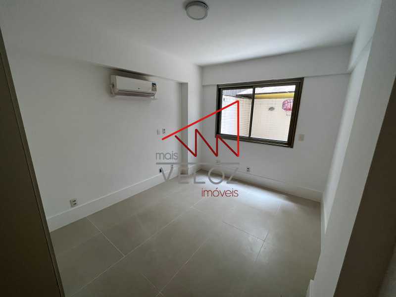 Apartamento à venda com 4 quartos, 200m² - Foto 18