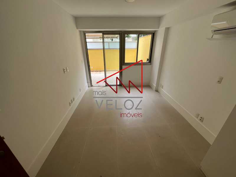 Apartamento à venda com 4 quartos, 200m² - Foto 11