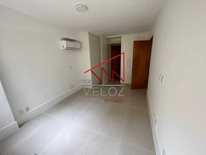 Apartamento à venda com 4 quartos, 200m² - Foto 16