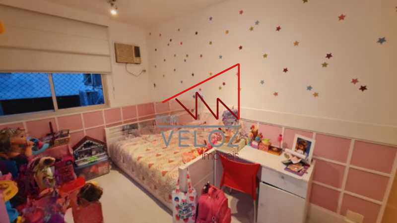 Apartamento à venda com 3 quartos, 140m² - Foto 17