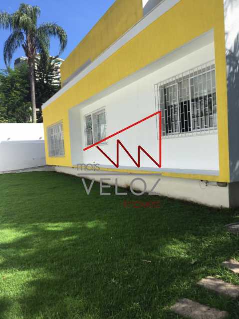 Casa à venda com 3 quartos, 387m² - Foto 1