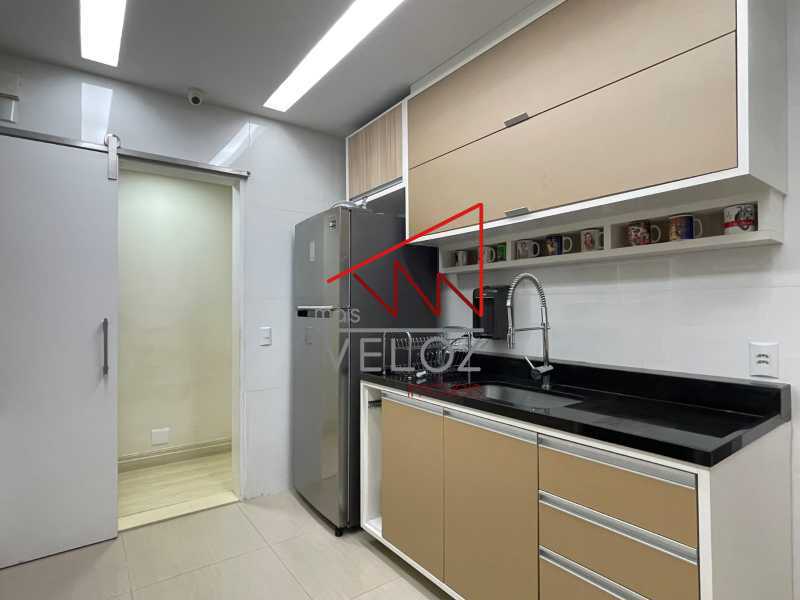 Apartamento à venda com 3 quartos, 136m² - Foto 18