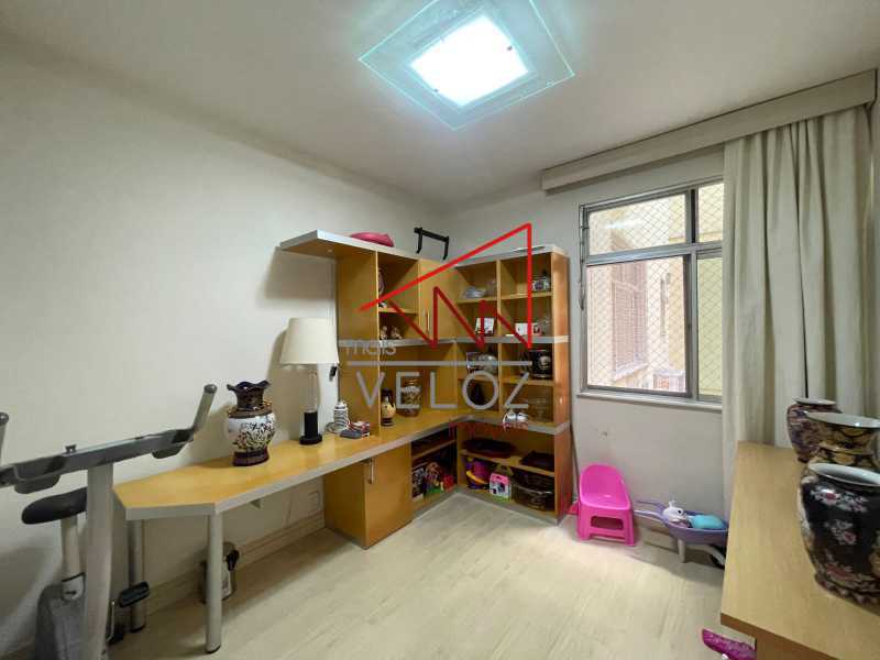 Apartamento à venda com 3 quartos, 136m² - Foto 29