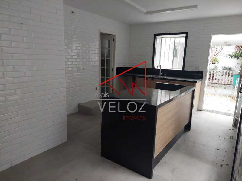 Casa de Vila à venda com 5 quartos, 293m² - Foto 14