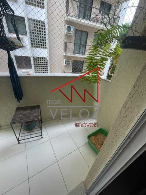 Apartamento à venda com 3 quartos, 88m² - Foto 2