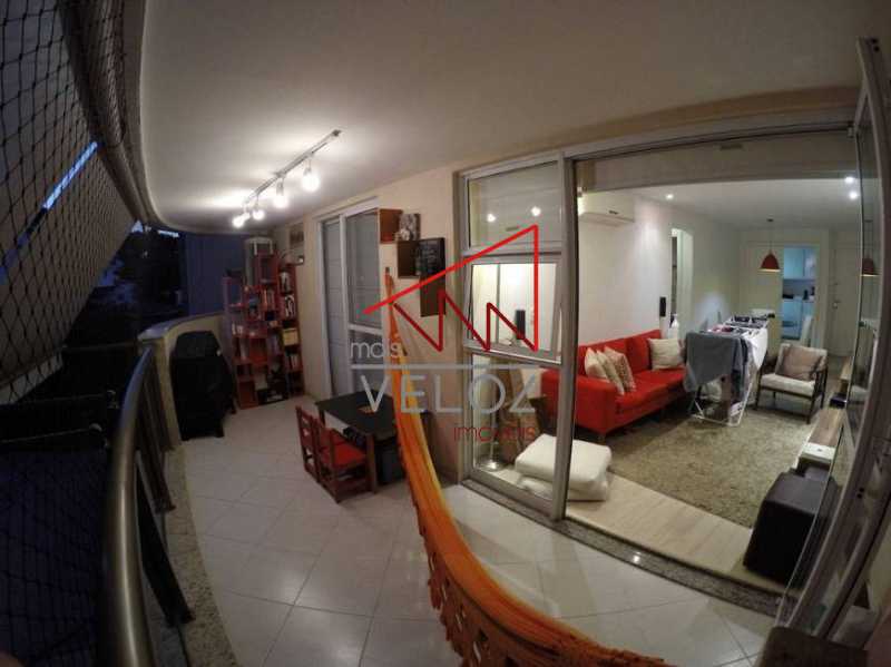 Apartamento à venda com 2 quartos, 80m² - Foto 2