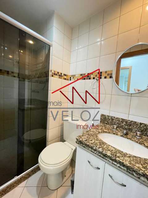 Apartamento à venda com 2 quartos, 75m² - Foto 11