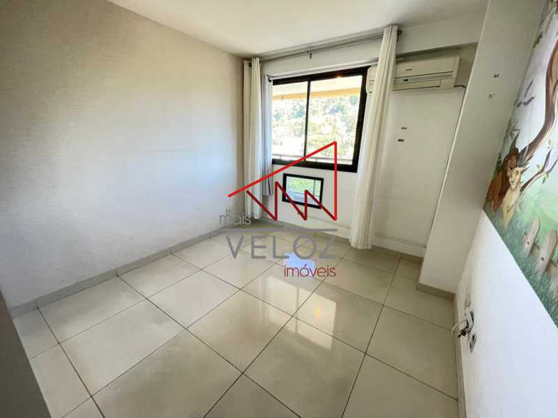 Apartamento à venda com 2 quartos, 75m² - Foto 13