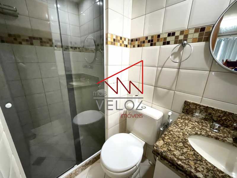 Apartamento à venda com 2 quartos, 75m² - Foto 18