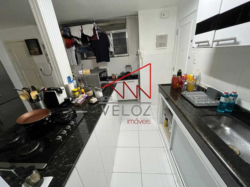 Apartamento à venda com 2 quartos, 70m² - Foto 16