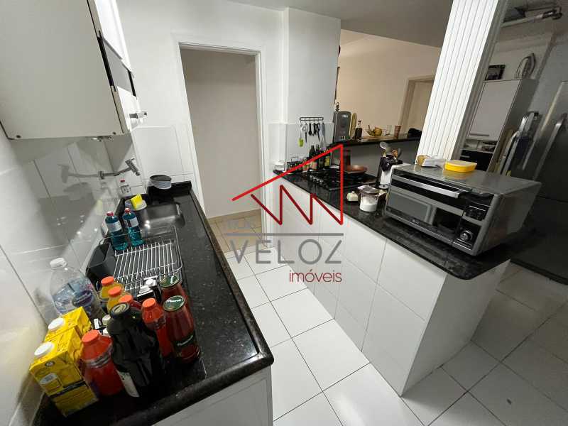 Apartamento à venda com 2 quartos, 70m² - Foto 18