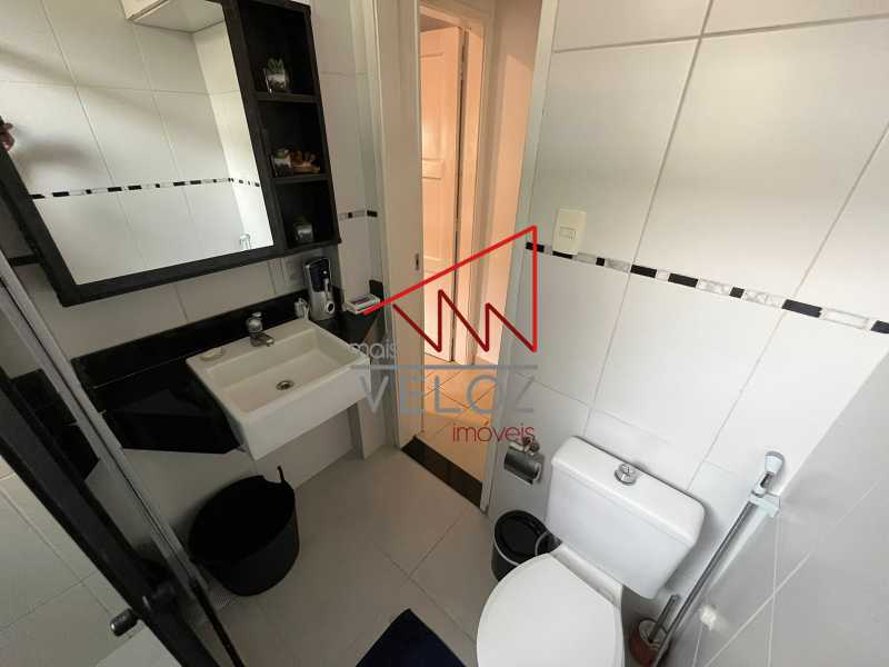 Apartamento à venda com 2 quartos, 70m² - Foto 21