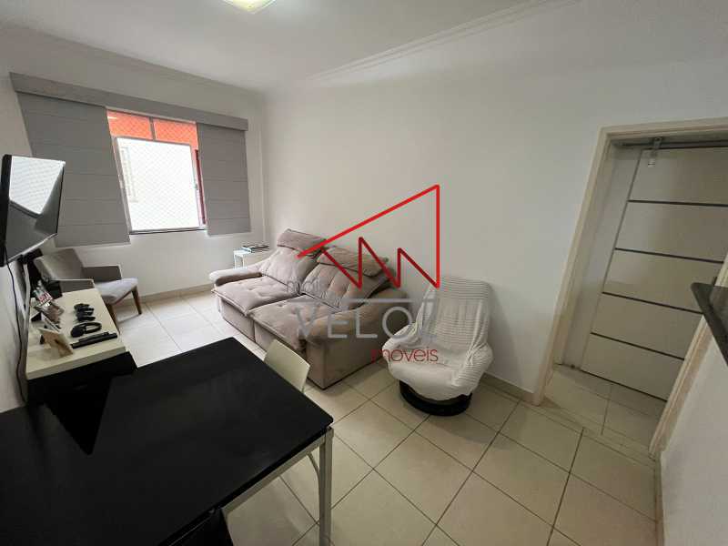 Apartamento à venda com 2 quartos, 70m² - Foto 2