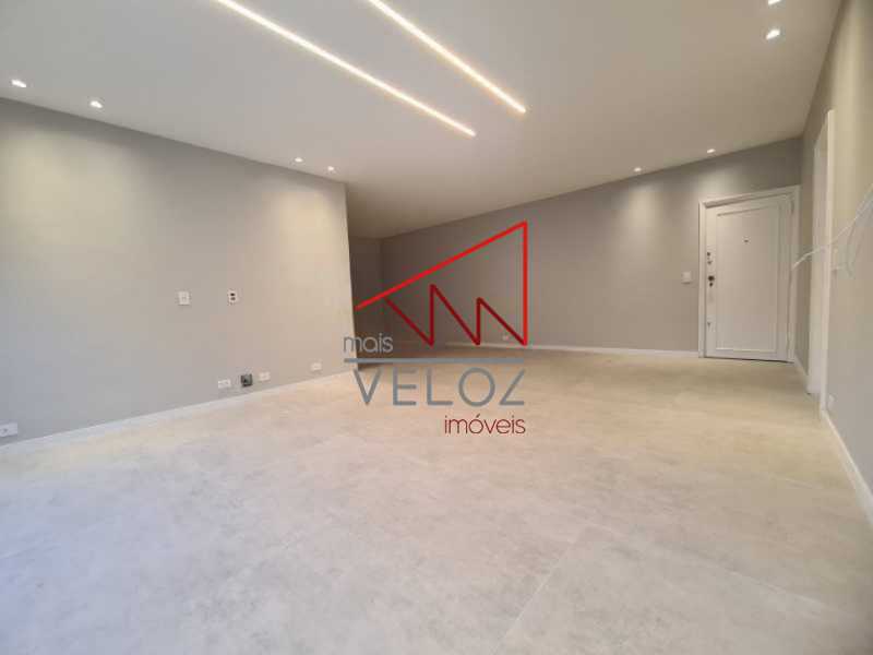 Apartamento à venda com 4 quartos, 200m² - Foto 3