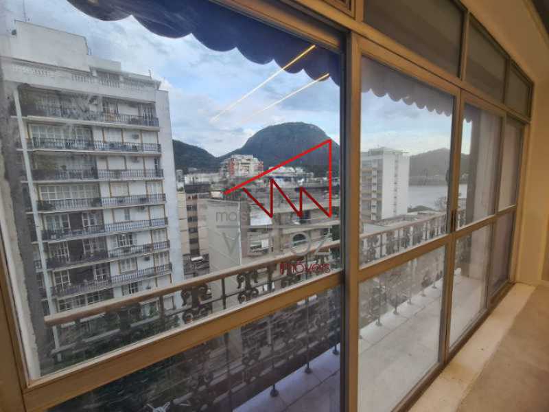 Apartamento à venda com 4 quartos, 200m² - Foto 1