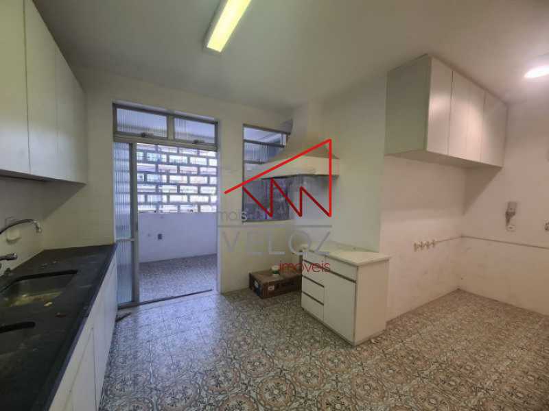 Apartamento à venda com 4 quartos, 200m² - Foto 8