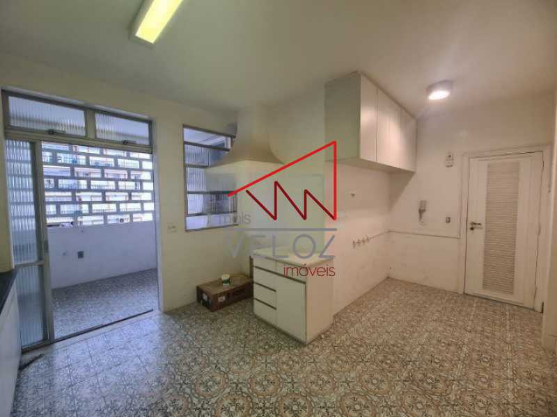 Apartamento à venda com 4 quartos, 200m² - Foto 14