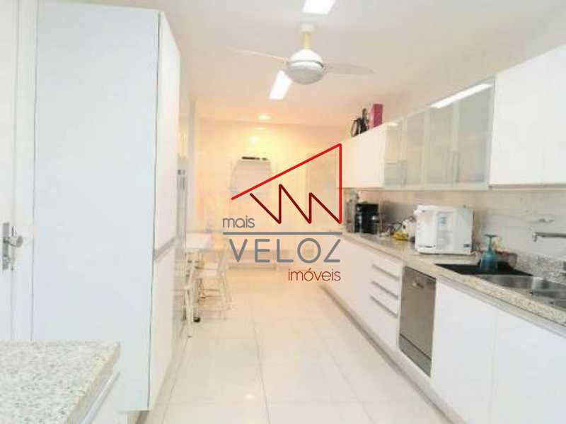 Apartamento à venda com 3 quartos, 233m² - Foto 15