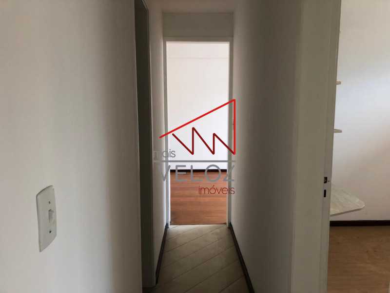 Apartamento à venda com 2 quartos, 70m² - Foto 4