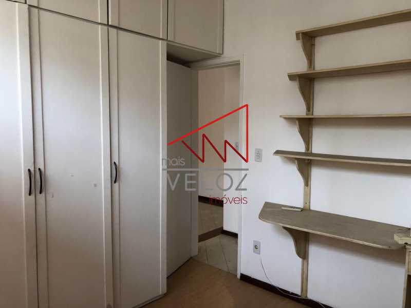 Apartamento à venda com 2 quartos, 70m² - Foto 9