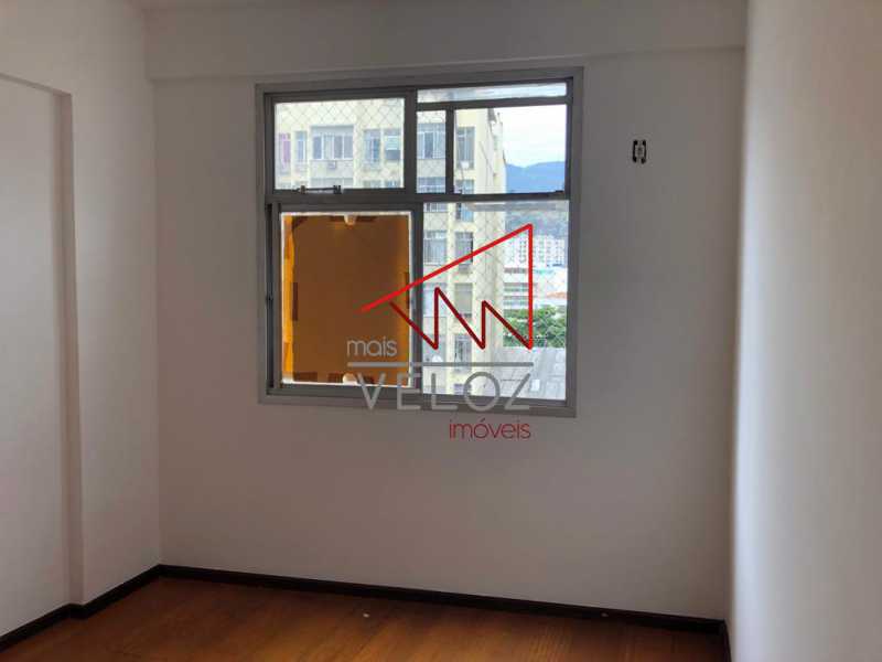 Apartamento à venda com 2 quartos, 70m² - Foto 6