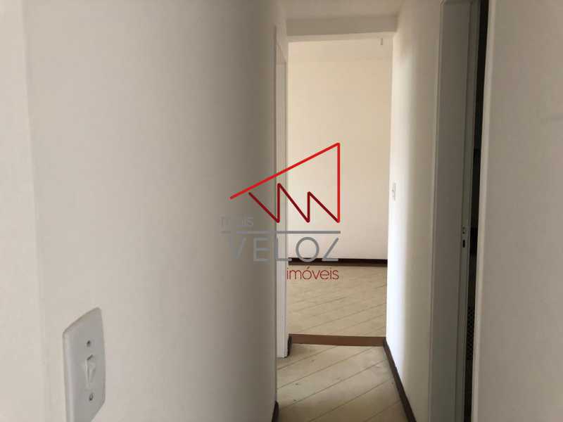 Apartamento à venda com 2 quartos, 70m² - Foto 5