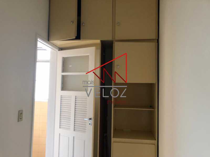 Apartamento à venda com 2 quartos, 70m² - Foto 18