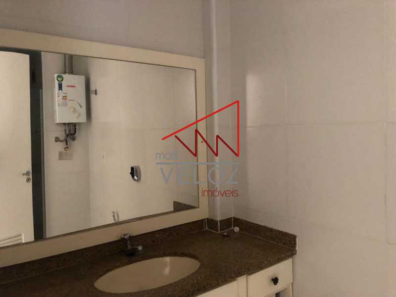 Apartamento à venda com 2 quartos, 70m² - Foto 11