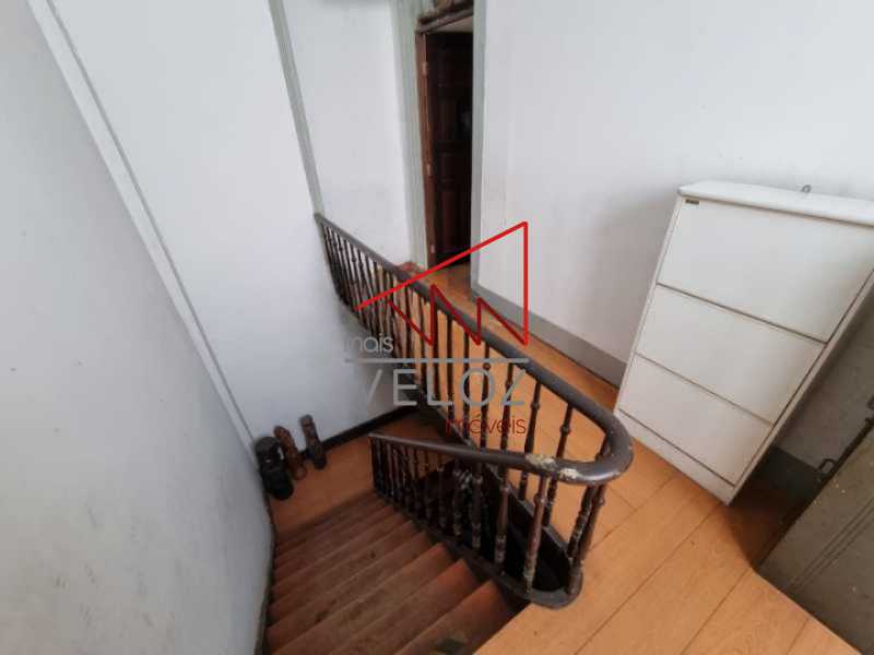 Casa de Vila à venda com 10 quartos, 241m² - Foto 13