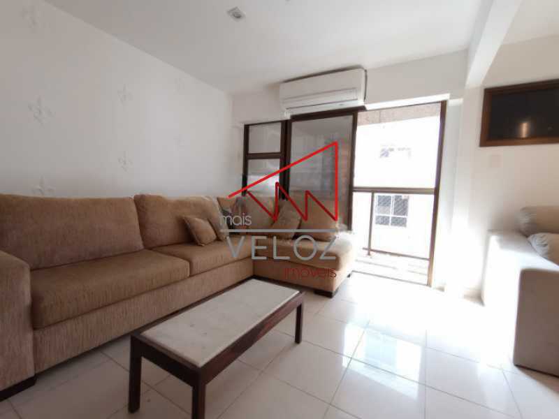 Apartamento à venda com 3 quartos, 106m² - Foto 2