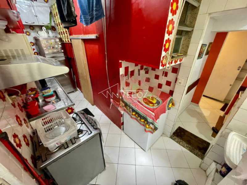 Apartamento à venda com 2 quartos, 70m² - Foto 4