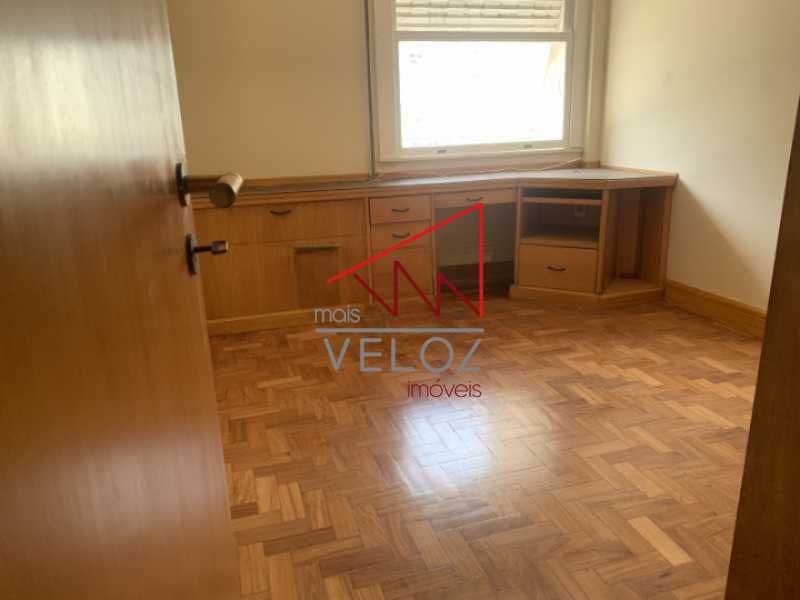 Apartamento à venda com 4 quartos, 270m² - Foto 9