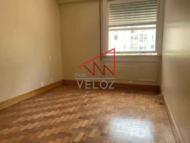 Apartamento à venda com 4 quartos, 270m² - Foto 13