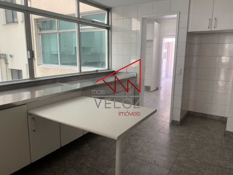 Apartamento à venda com 4 quartos, 270m² - Foto 15