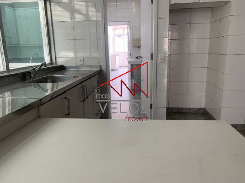 Apartamento à venda com 4 quartos, 270m² - Foto 16