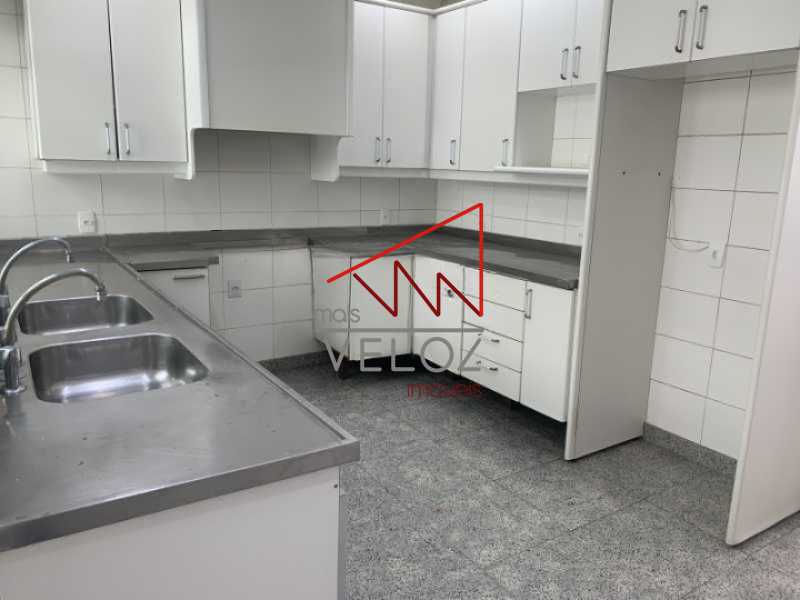 Apartamento à venda com 4 quartos, 270m² - Foto 17