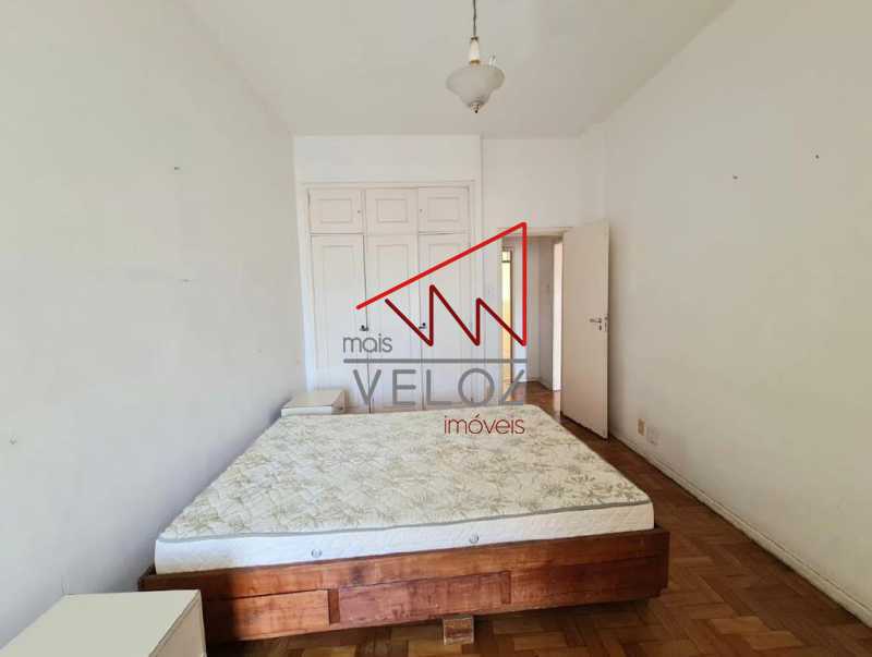 Apartamento à venda com 2 quartos, 70m² - Foto 12