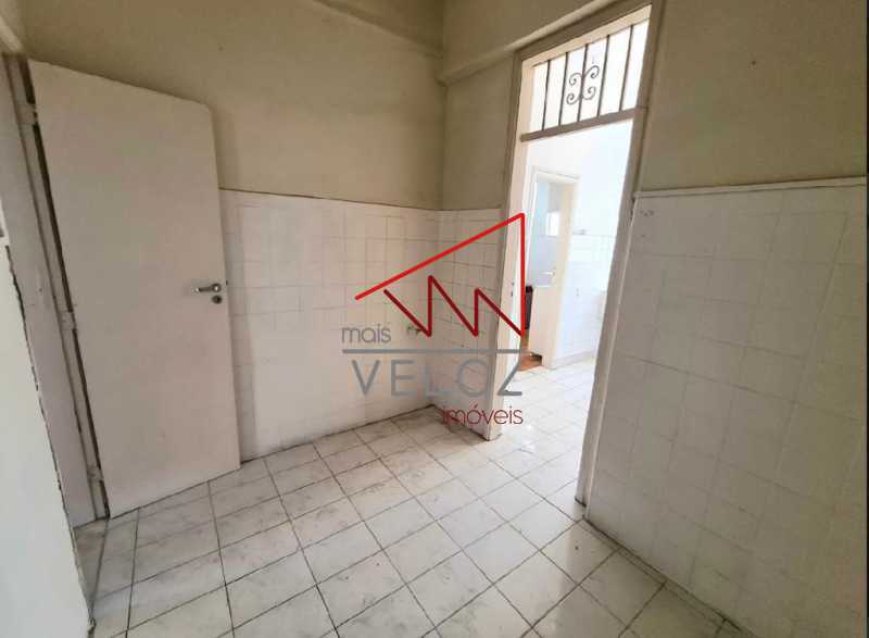 Apartamento à venda com 2 quartos, 70m² - Foto 18