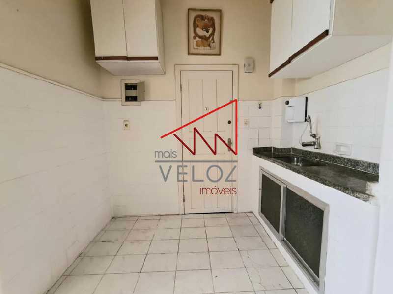 Apartamento à venda com 2 quartos, 70m² - Foto 17