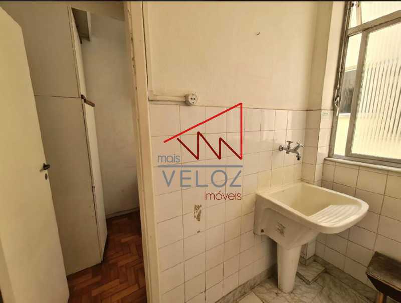 Apartamento à venda com 2 quartos, 70m² - Foto 19