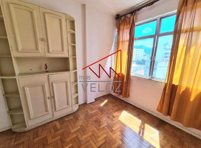 Apartamento à venda com 2 quartos, 70m² - Foto 6