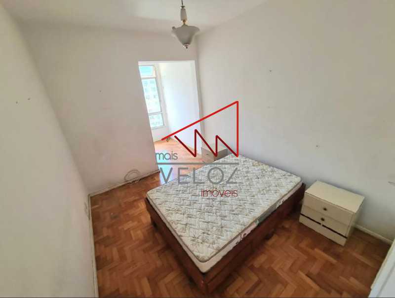 Apartamento à venda com 2 quartos, 70m² - Foto 13