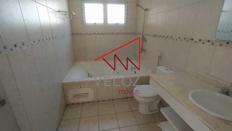 Apartamento à venda com 3 quartos, 212m² - Foto 18