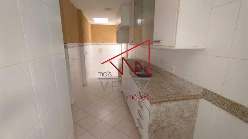 Apartamento à venda com 3 quartos, 212m² - Foto 20